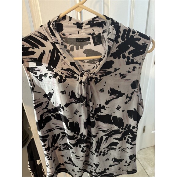 Tahari Women’s Shirt Size Large - Picture 1 of 3